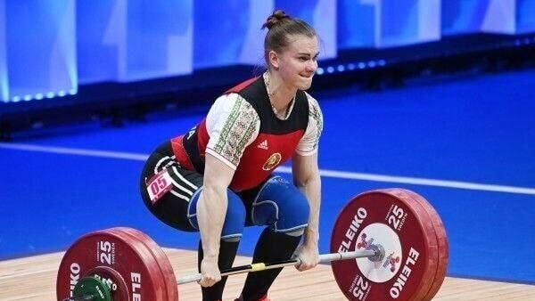 Белорусская тяжелоатлетка Дарья Наумова - Sputnik Беларусь