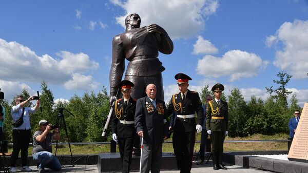 Восстановленный памятник Раненому солдату открыли в Смолевичском районе - Sputnik Беларусь