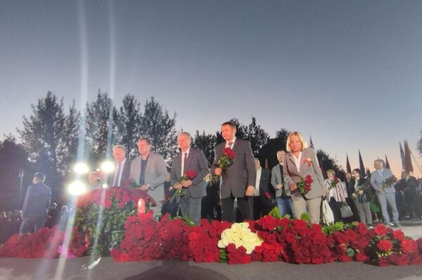 Митинг-реквием в память о жертвах ВОВ прошел в Тростенце - Sputnik Беларусь