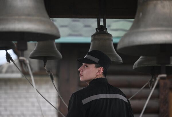 Украинский пленный в храме на территории исправительного учреждения. - Sputnik Беларусь