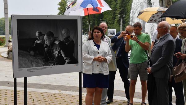 Фотовыставка Освобождение. Путь к Победе открылась в Минске - Sputnik Беларусь