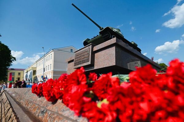 Мемориал узникам концлагеря Дулаг-121 открыли в Гомеле - Sputnik Беларусь