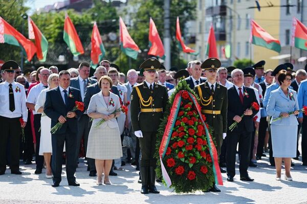 Мемориал узникам концлагеря Дулаг-121 открыли в Гомеле - Sputnik Беларусь