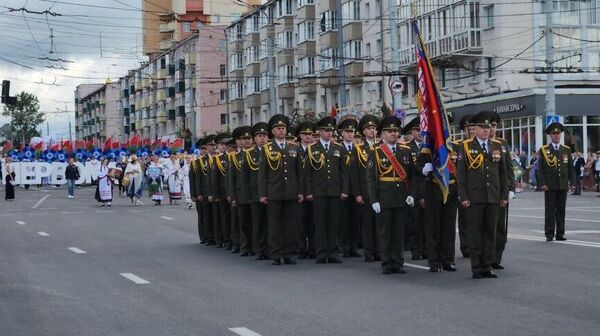 Витебск отметил День Независимости массовым шествием (видео) - Sputnik Беларусь