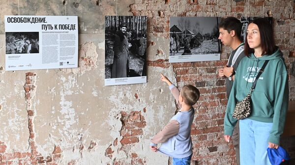 Открытие фотовыставки Освобождение. Путь к Победе в Бресте - Sputnik Беларусь