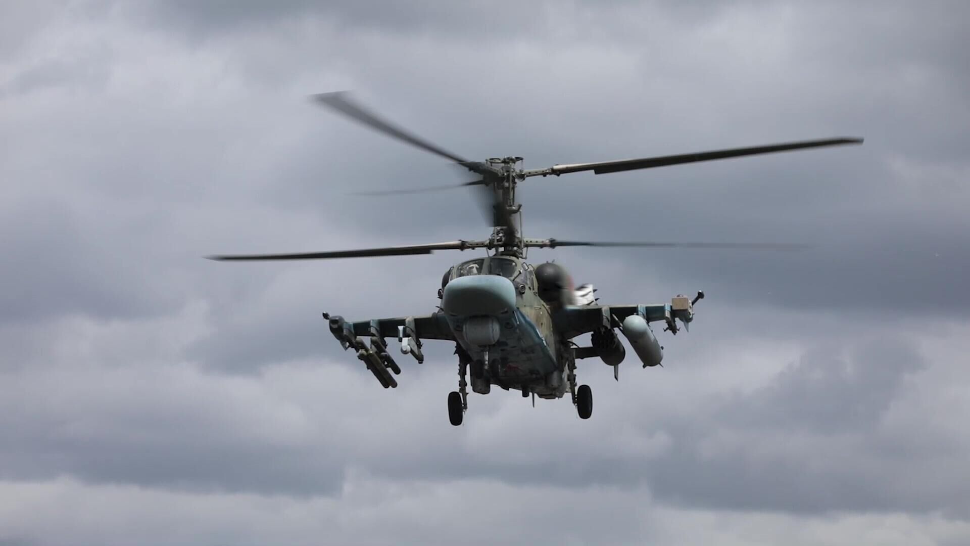 Экіпаж верталёта Ка-52 Алігатар выконвае баявое заданне - Sputnik Беларусь, 1920, 08.08.2024