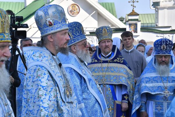 Мітрапаліт Мінскі і Заслаўскі, Патрыяршы Экзарх усяе Беларусі Веніямін (злева). - Sputnik Беларусь