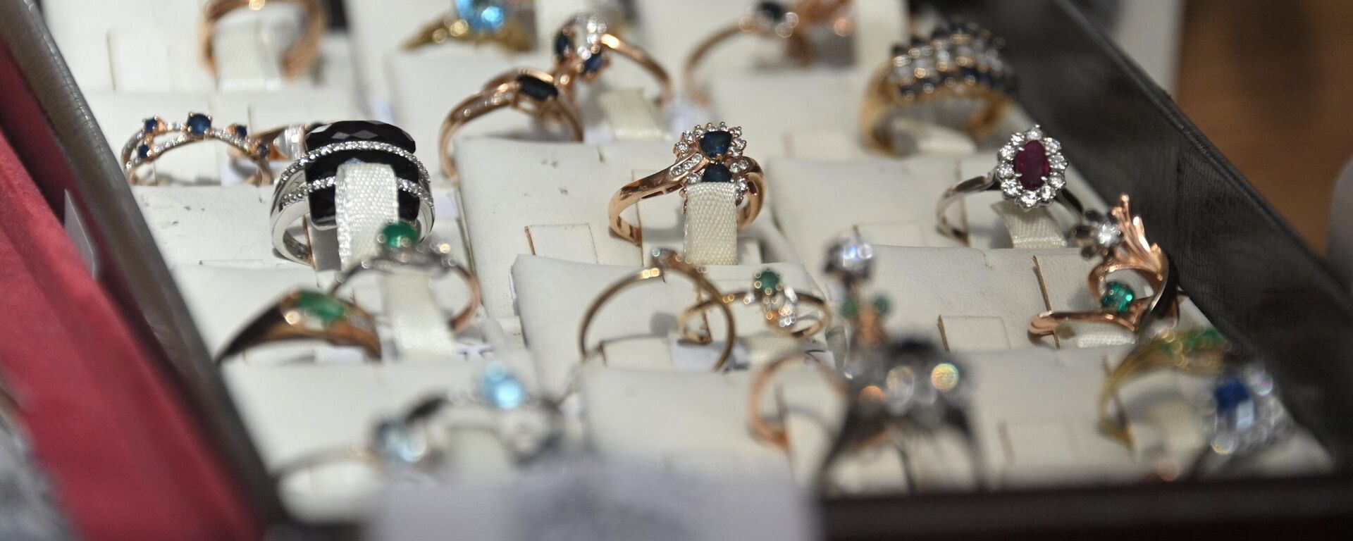 Ювелірныя вырабы - Sputnik Беларусь, 1920, 12.11.2025