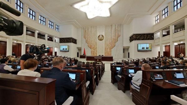 Депутаты в Овальном зале - Sputnik Беларусь