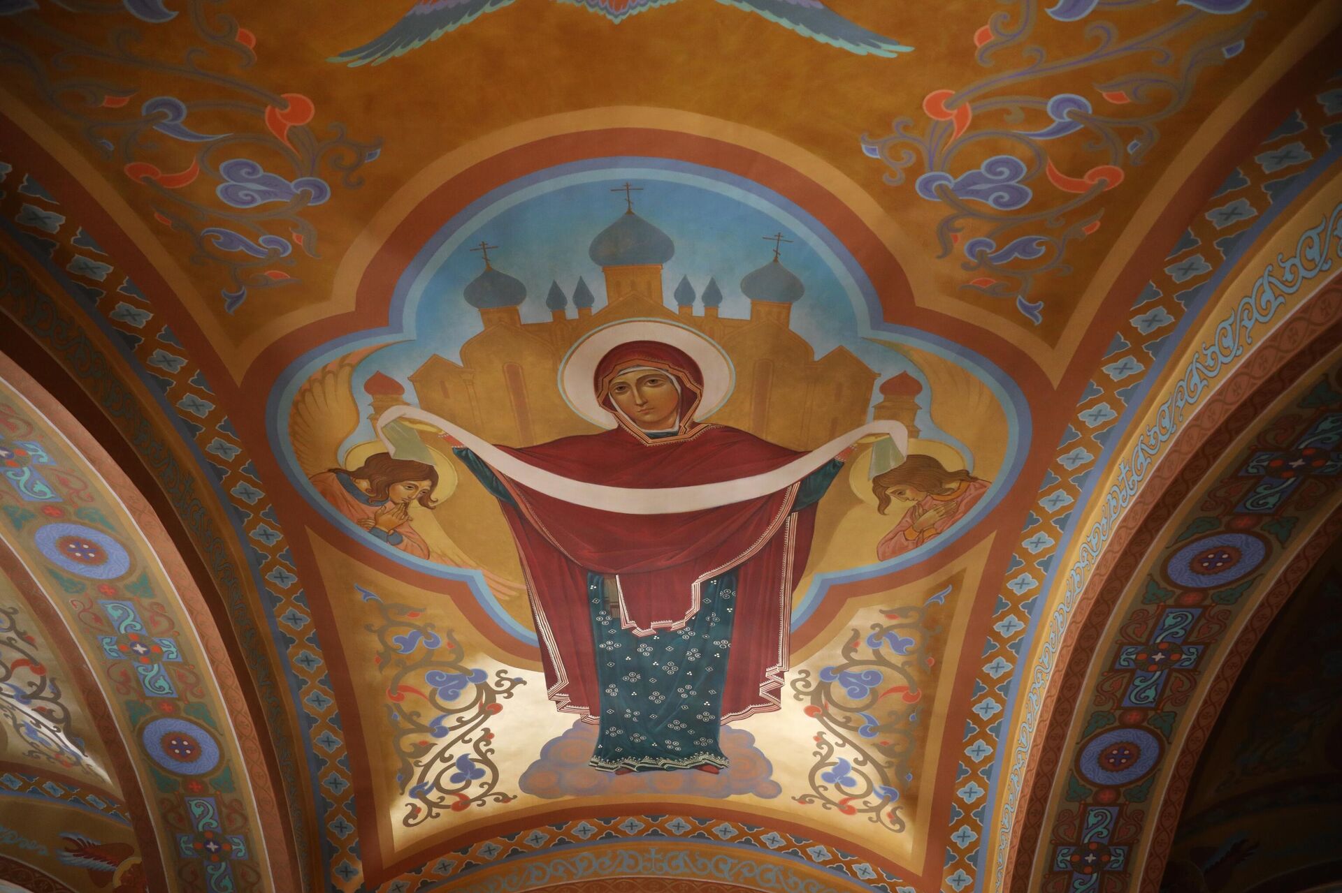 Роспись в храме Покрова Божьей матери в Железноводске - Sputnik Беларусь, 1920, 13.10.2025