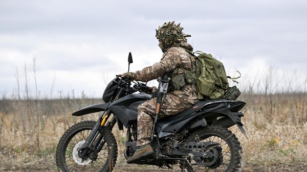 Военнослужащий 1430-го гвардейского мотострелкового полка ВС РФ в зоне СВО - Sputnik Беларусь