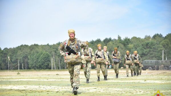 Военнослужащие 38-й Брестской отдельной гвардейской десантно-штурмовой бригады, архивное фото - Sputnik Беларусь