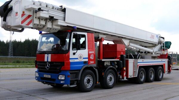 Автоколенчато-телескопический подъемник AКТП-90 (Mercedes-Benz Actros 4150K/10×4/6/5100) Bronto Skylift F90 HLA - Sputnik Беларусь