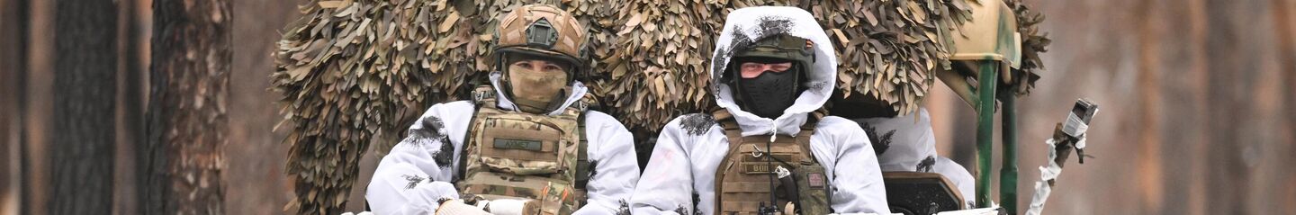 Снайперы группировки Запад  - Sputnik Беларусь