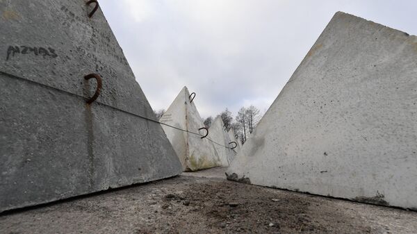 Противотанковые надолбы (зубы дракона)  - Sputnik Беларусь