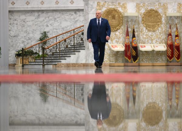 6 декабря 2024 года в Минск для участия в Высшем госсовете Союзного государства Беларуси и РФ прилетел Владимир Путин.Заседание было приурочено к 25-летию Договора о создании Союзного государства. На нем была утверждена Концепция безопасности Союзного государства, подписан ряд документов.Тогда же Александр Лукашенко попросил Владимира Путина разместить "Орешник" на территории Беларуси – ответ российского лидера был положительным. 6 декабря 2024 года в Минск для участия в Высшем госсовете Союзного государства Беларуси и РФ прилетел Владимир Путин.Заседание было приурочено к 25-летию Договора о создании Союзного государства. На нем была утверждена Концепция безопасности Союзного государства, подписан ряд документов.Тогда же Александр Лукашенко попросил Владимира Путина разместить "Орешник" на территории Беларуси – ответ российского лидера был положительным. - Sputnik Беларусь
