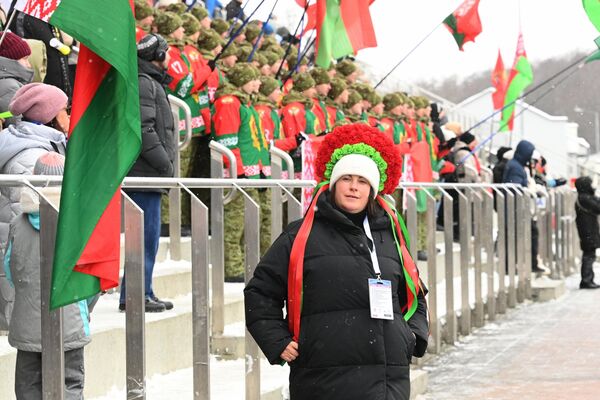 За кого зрители болели на соревнованиях, легко определить по кокошнику, такой - у белорусов - Sputnik Беларусь