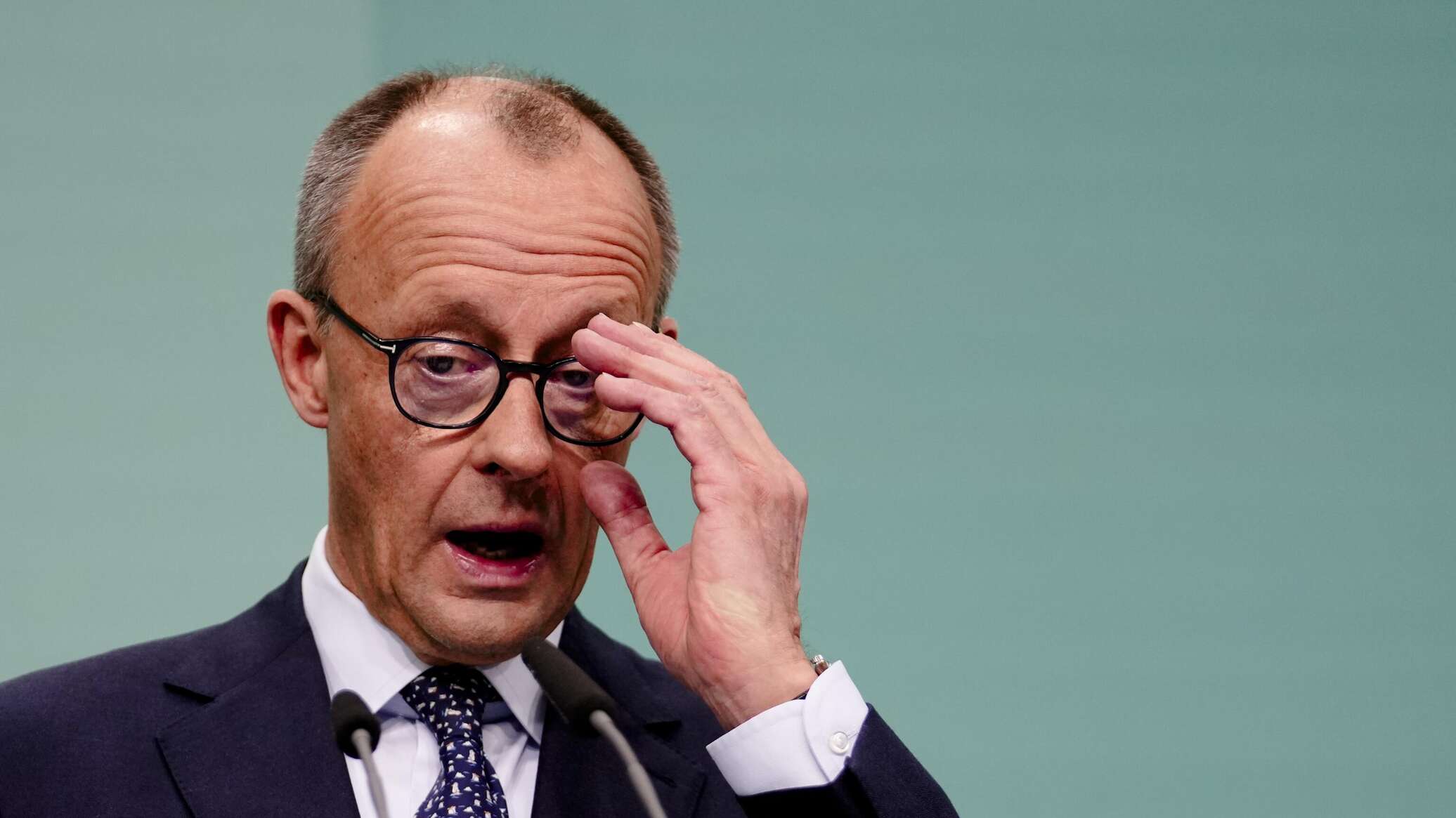 Мерц заявил о превосходстве РФ над ЕС и призвал "переключить сознание"