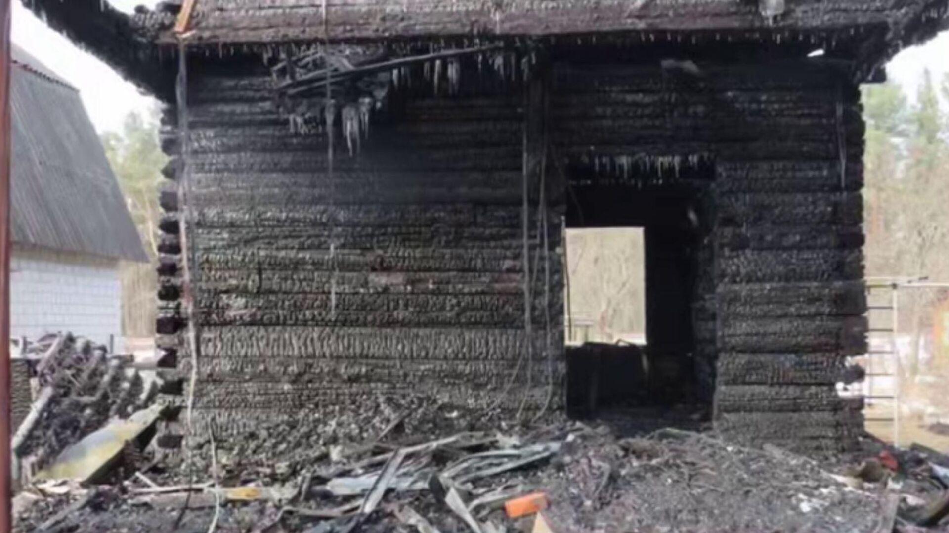 Сгоревший дачный дом - Sputnik Беларусь, 1920, 04.04.2025