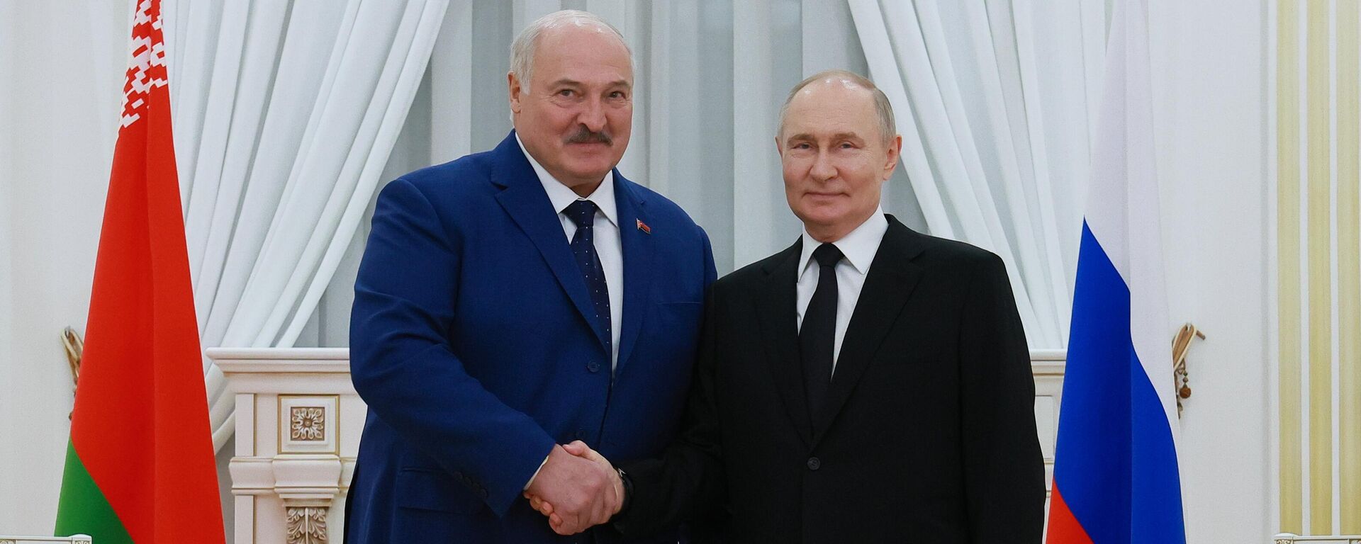 Президент России Владимир Путин и президент Беларуси Александр Лукашенко - Sputnik Беларусь, 1920, 31.12.2025
