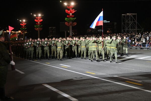 Генеральная репетиция парада в Минске Генеральная репетиция парада в Минске - Sputnik Беларусь