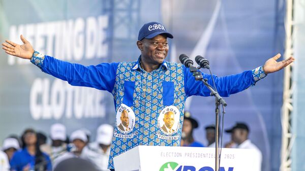 Брис Клотер Олиги Нгема - Sputnik Беларусь