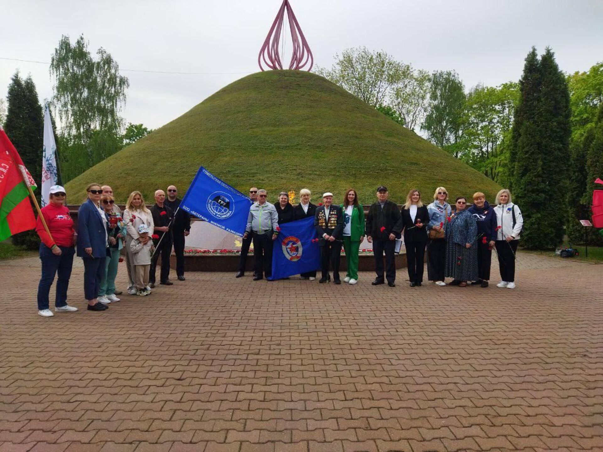 Частицу Вечного огня из Беларуси доставят к монументам героям ВОВ и СВО в РФ - Sputnik Беларусь, 1920, 04.05.2025