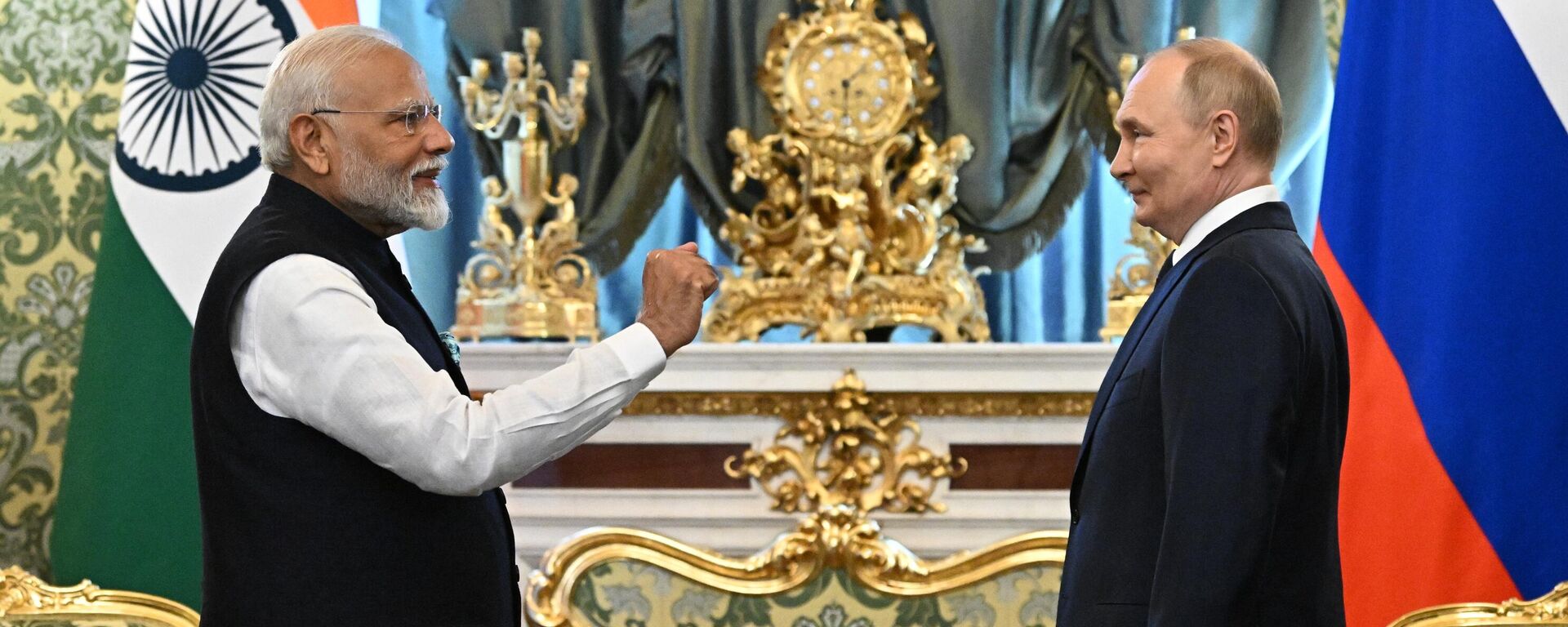 Прэзідэнт РФ Уладзімір Пуцін і прэм'ер-міністр Індыі Нарэндра Модзі - Sputnik Беларусь, 1920, 05.05.2025