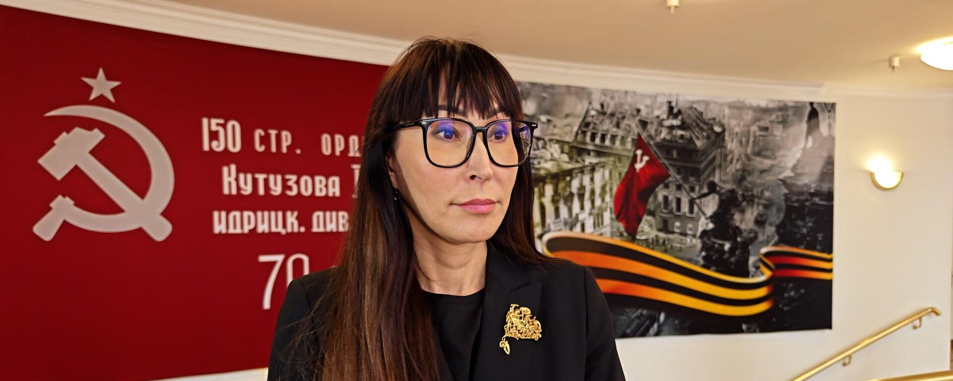 Дызайнер адзення з Санкт-Пецярбурга, член Саюза дызайнераў Расіі, дырэктар школы дызайну Гатчынскага дзяржаўнага ўніверсітэта Алена Бадмаева - Sputnik Беларусь, 1920, 05.05.2025