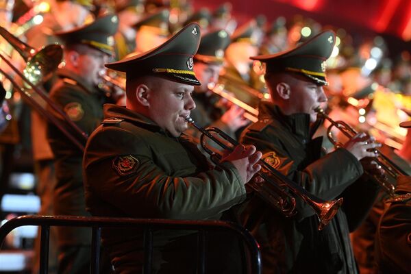 Генеральная репетиция парада 6 мая 2025 года Генеральная репетиция парада 6 мая 2025 года - Sputnik Беларусь