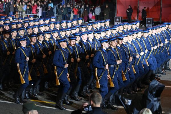 Генеральная репетиция парада 6 мая 2025 года Генеральная репетиция парада 6 мая 2025 года - Sputnik Беларусь