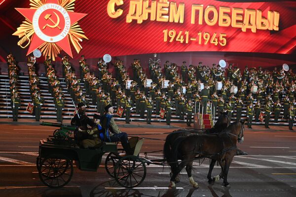 Генеральная репетиция парада 6 мая 2025 года Генеральная репетиция парада 6 мая 2025 года - Sputnik Беларусь