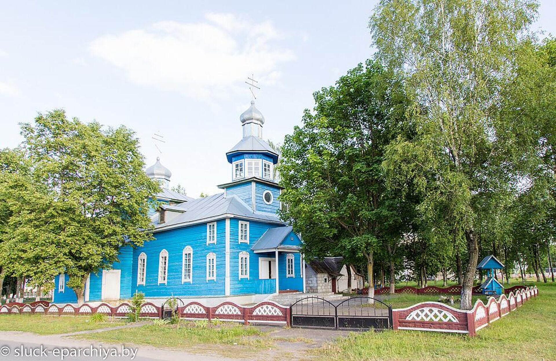 Храм Покрова Пресвятой Богородицы аг. Хоростово Солигорского района Слуцкой епархии Белорусской Православной Церкви Храм Покрова Пресвятой Богородицы аг. Хоростово Солигорского района Слуцкой епархии Белорусской Православной Церкви - Sputnik Беларусь, 1920, 08.05.2025