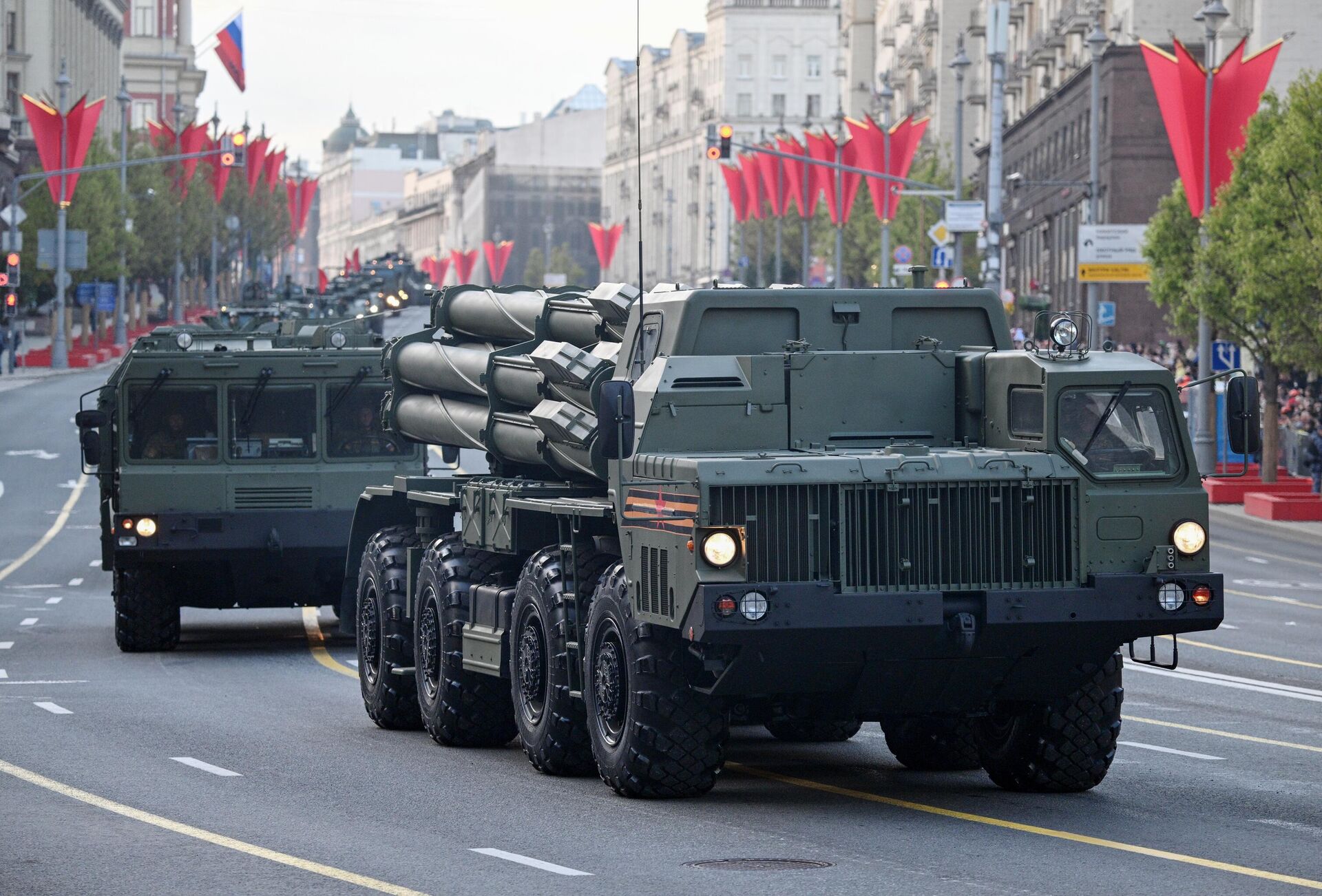 Реактивная система залпового огня (РСЗО) Торнадо-С Реактивная система залпового огня (РСЗО) Торнадо-С - Sputnik Беларусь, 1920, 09.05.2025