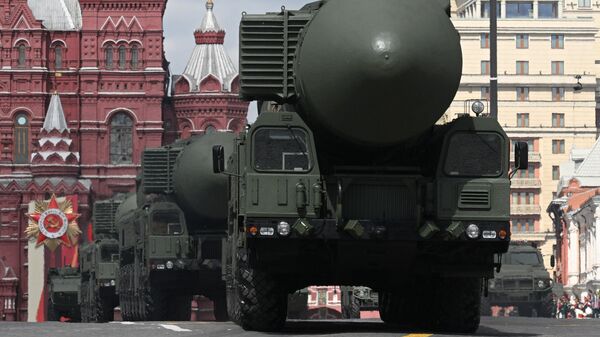Аўтаномныя пускавыя ўстаноўкі ПГРК Ярс на Краснай плошчы ў Маскве на ваенным парадзе, прысвечаным 80-годдзю Перамогі ў Вялікай Айчыннай вайне - Sputnik Беларусь