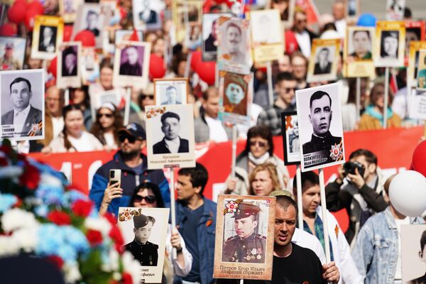 "Бессмертный полк" у юбілей Перамогі прайшоў у Кемерава. "Бессмертный полк" у юбілей Перамогі прайшоў у Кемерава. - Sputnik Беларусь