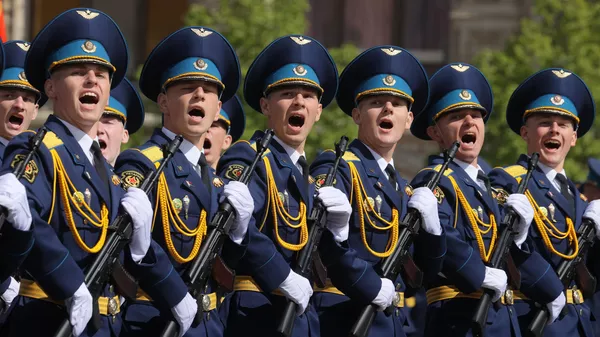 Белорусские военнослужащие на параде Победы в Москве - Sputnik Беларусь