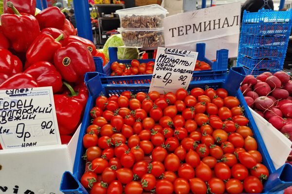 Овощи на Комаровском рынке - Sputnik Беларусь