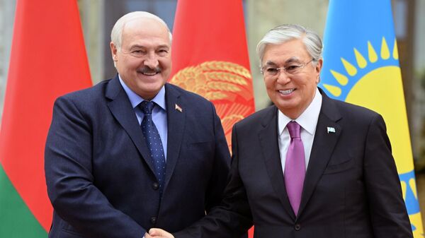  Президент Беларуси Александр Лукашенко и президент Казахстана Касым-Жомарт Токаев - Sputnik Беларусь