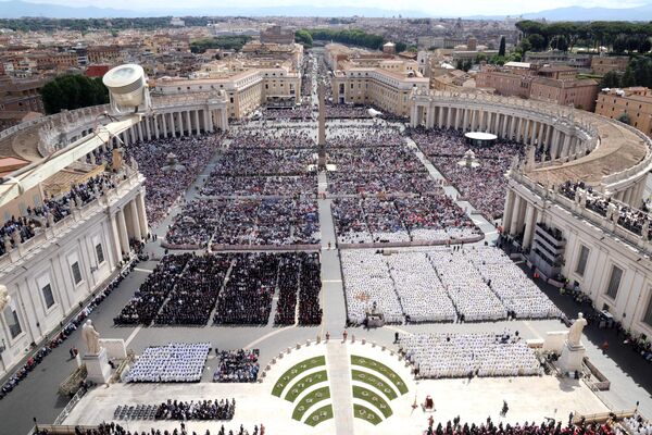 На церемонию прибыли делегации от 156 стран и международных организаций, в том числе главы около 30 государств. - Sputnik Беларусь