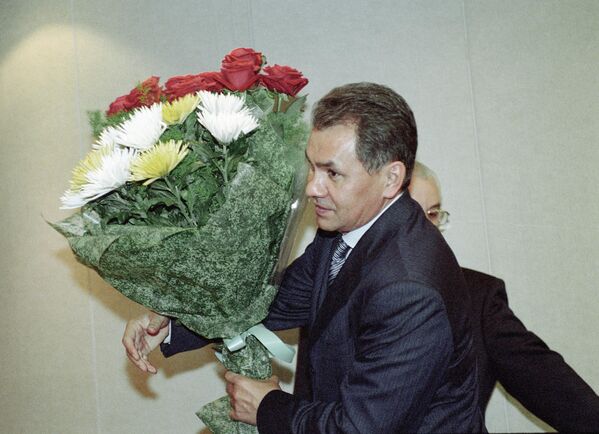 20 мая 2003 года Сергею Шойгу присвоено звание генерала армии. 20 мая 2003 года Сергею Шойгу присвоено звание генерала армии. - Sputnik Беларусь