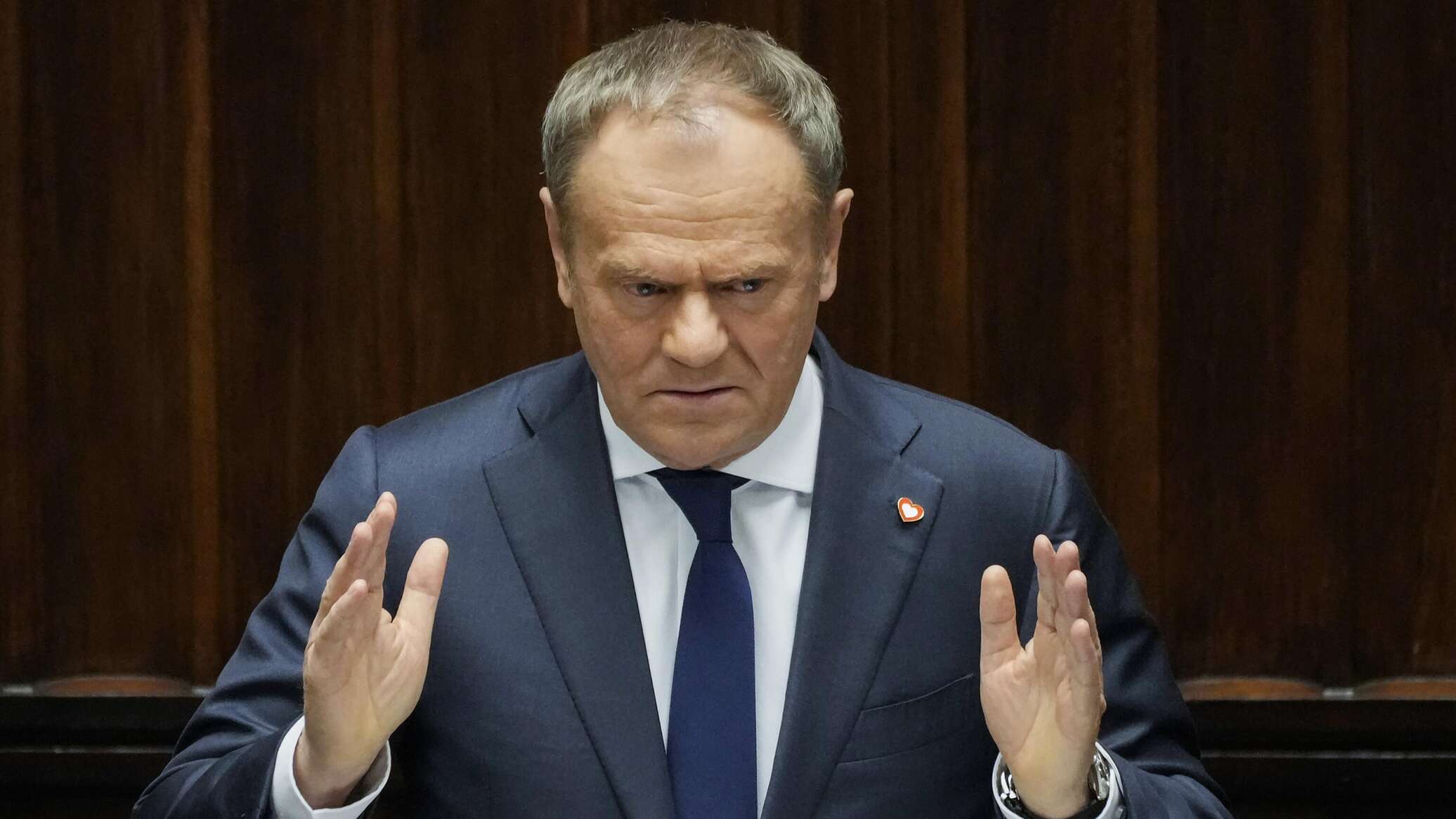 Туск: Польша высылает белорусского дипломата