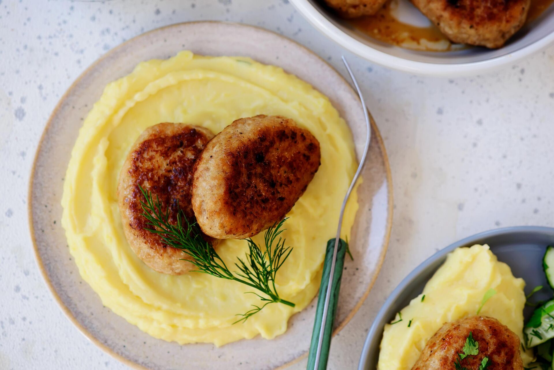 Картофельное пюре с куриными котлетами - Sputnik Беларусь, 1920, 21.05.2025