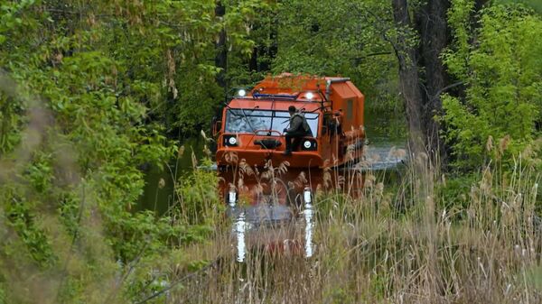 По горам и болотам: Ростех показал машину уникальной проходимости - Sputnik Беларусь