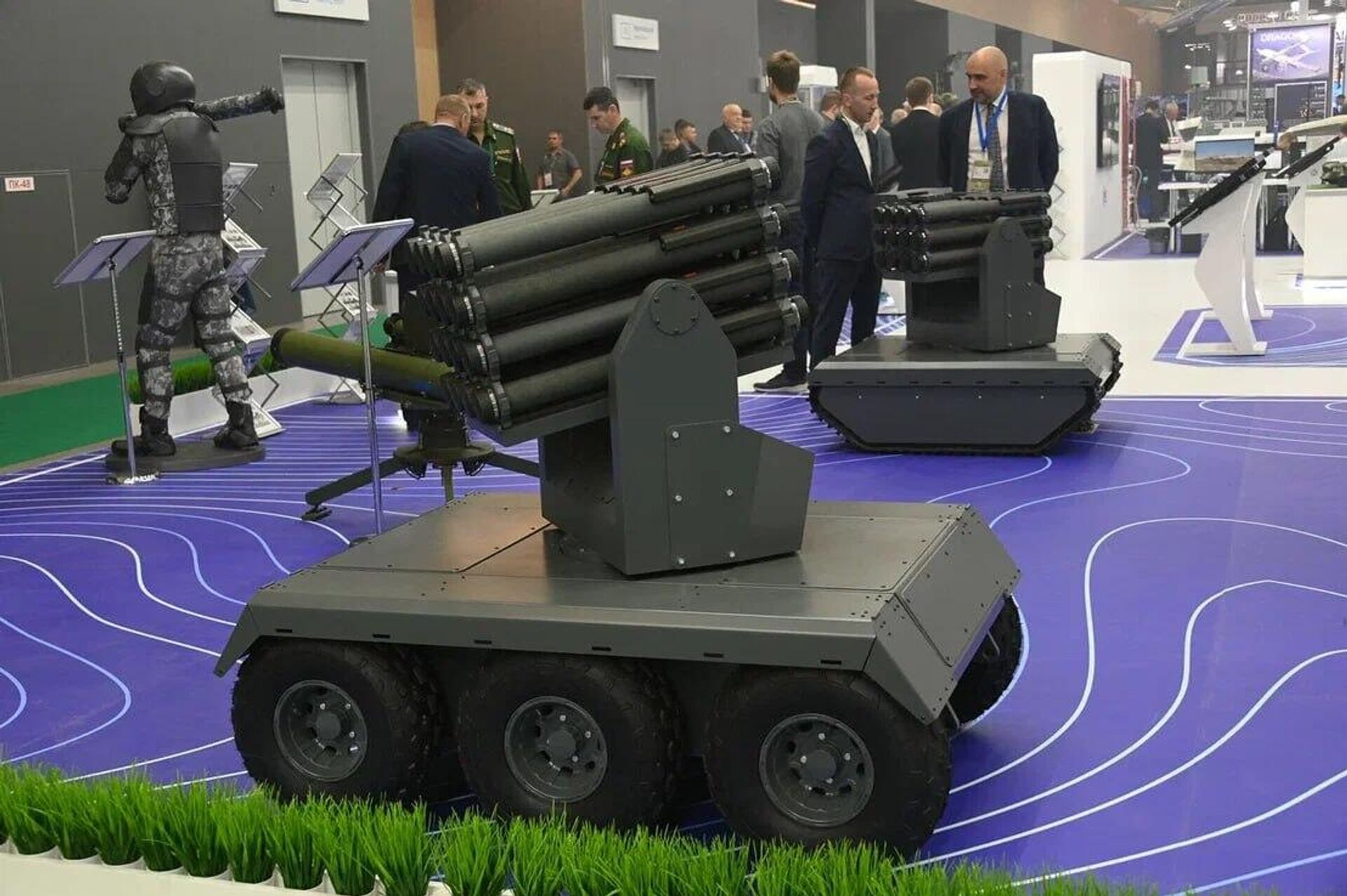 Гранатомет Сапфир на гусеничной и колесной базе - Sputnik Беларусь, 1920, 23.05.2025