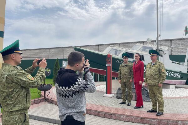 Марина Василевская встретилась с личным составом Гомельской пограничной группы - Sputnik Беларусь