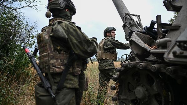 Боевая работа расчета миномета Тюльпан в зоне СВО - Sputnik Беларусь