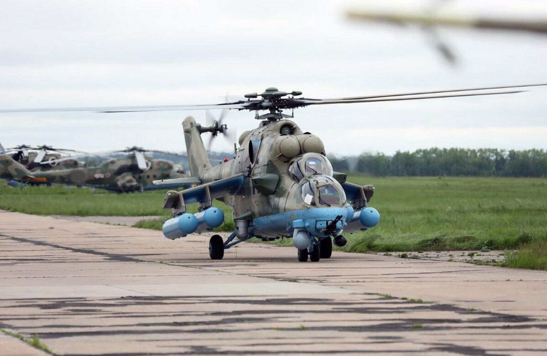 Вертолеты Ми-35М - Sputnik Беларусь, 1920, 01.01.2026