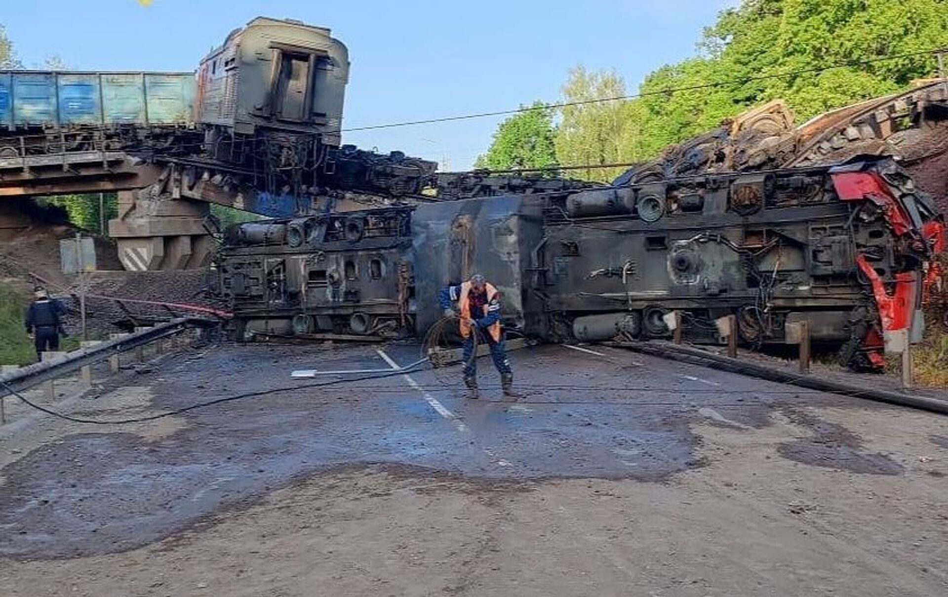 Обрушение железнодорожного моста в Курской области - Sputnik Беларусь, 1920, 01.06.2025