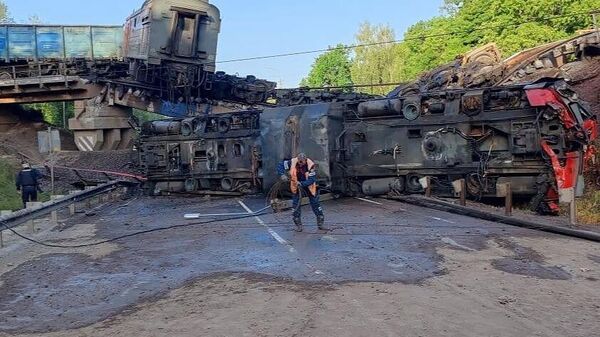 Обрушение железнодорожного моста в Курской области - Sputnik Беларусь